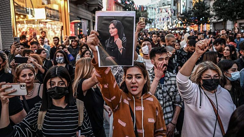 Διαδήλωση αλληλεγγύης στις εξεγερμένες στο Ιράν, Τετάρτη 28/9 στις 19:00 στην πλατεία Βικτωρίας
