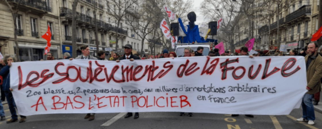 ΟΙ ΕΞΕΓΕΡΣΕΙΣ ΤΟΥ ΠΛΗΘΟΥΣ, 200 τραυματισμενοι, 2 σε κώμα, χιλιάδες αυθαίρετες συλλήψεις στη Γαλλία ΚΑΤΩ ΤΟ ΑΣΤΥΝΟΜΙΚΟ ΚΡΑΤΟΣ